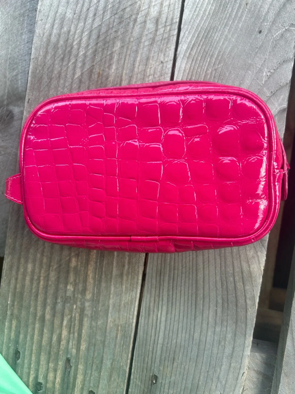 Henri Bendel Patent Croc Cosmetic Case Travel Organizer Makeup Bag Hot Pink Fuch